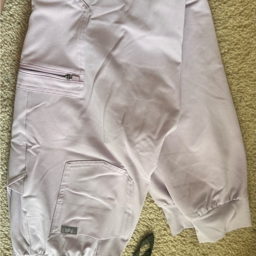 Figs Women's Light Lavender Cargo Jogger Scrub Pants
